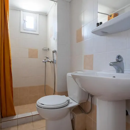 Roumani Hotel 3*